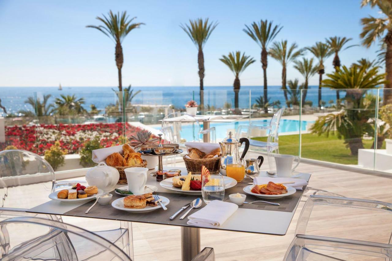 Miramare The Palace Resort Sanremo Luaran gambar Breakfast at the hotel